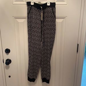 Max Studio lightweight cuffed casual pants